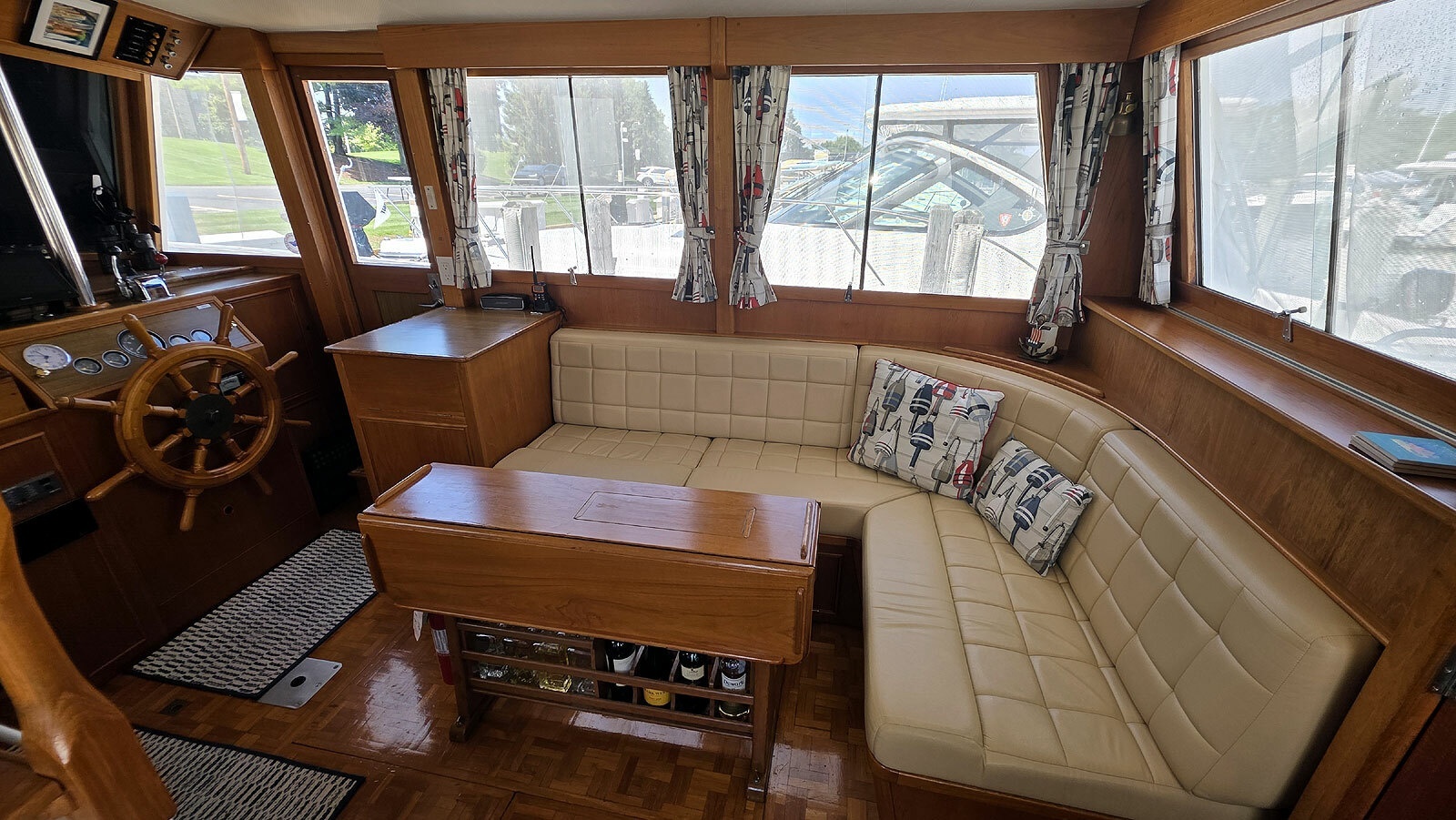 Main Cabin Starboard