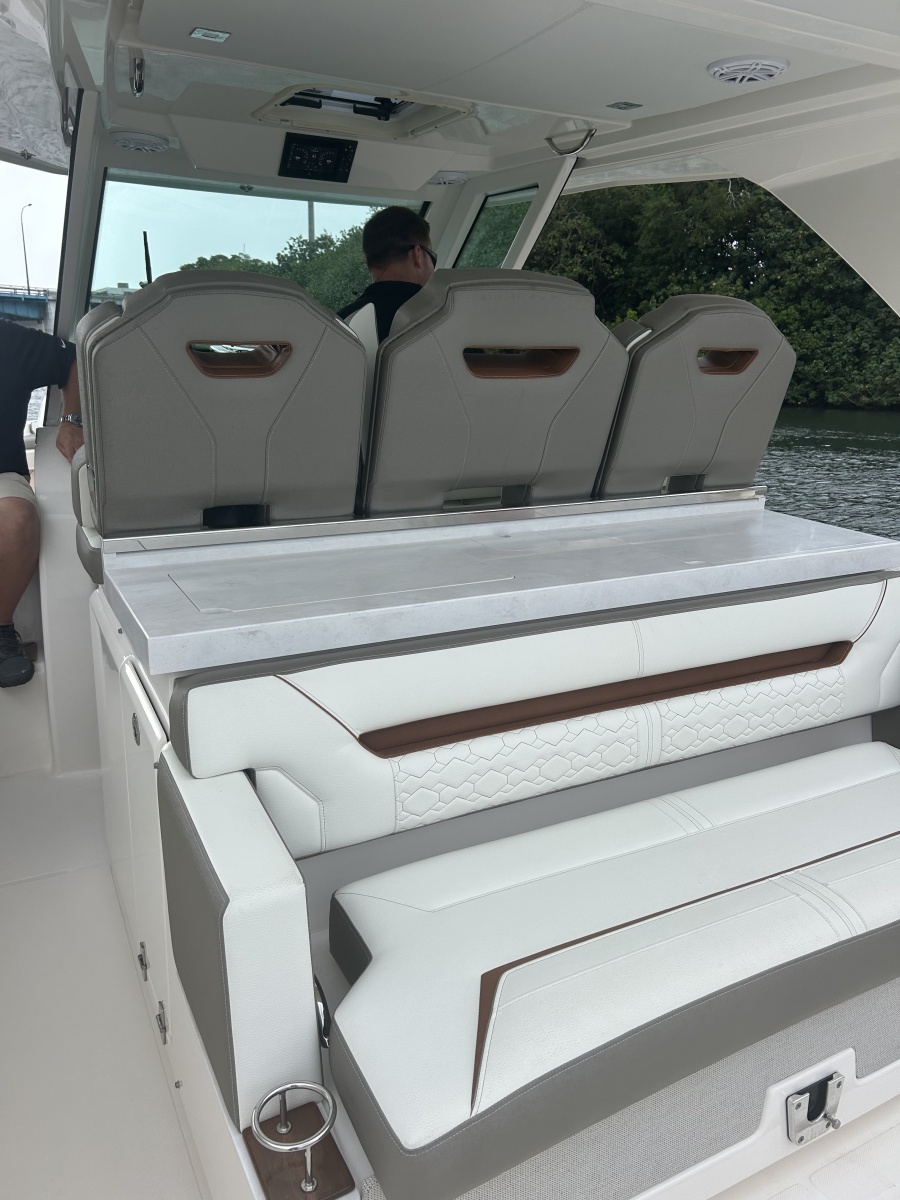 2023 Tiara Yachts 34 LS