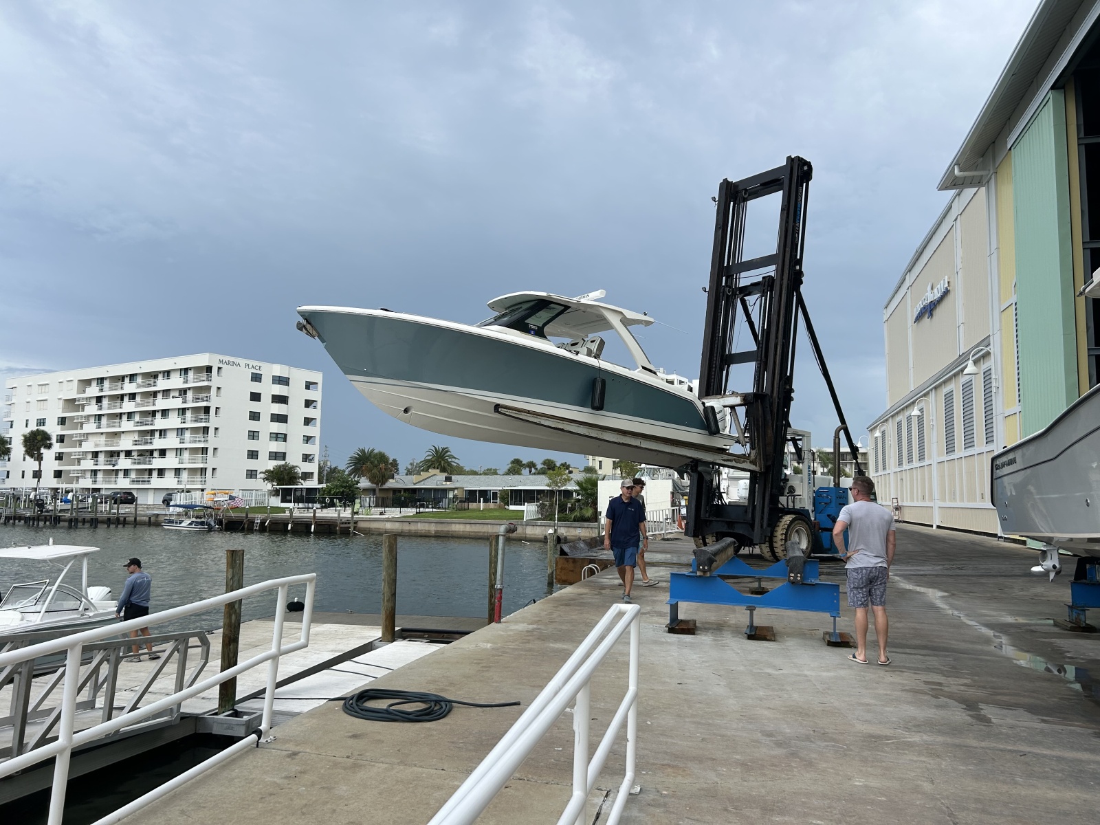2023 Tiara Yachts 34 LS