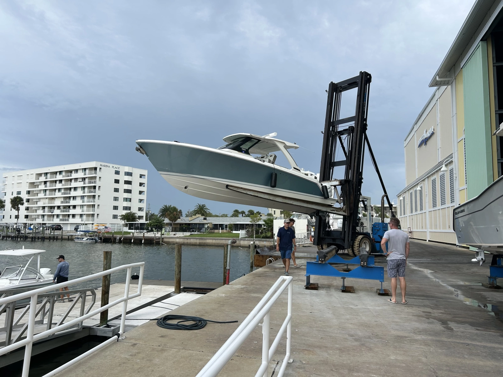 2023 Tiara Yachts 34 LS