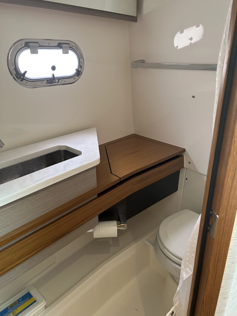2023 Tiara Yachts 34 LS
