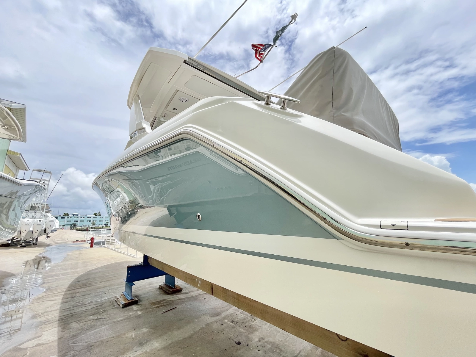 2023 Tiara Yachts 34 LS