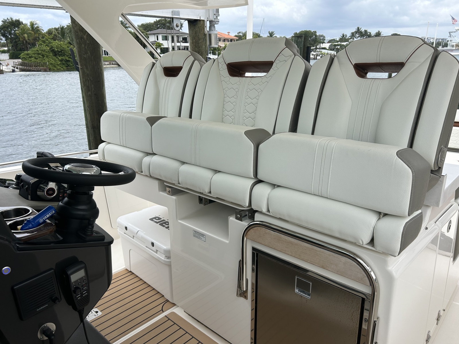 2023 Tiara Yachts 34 LS