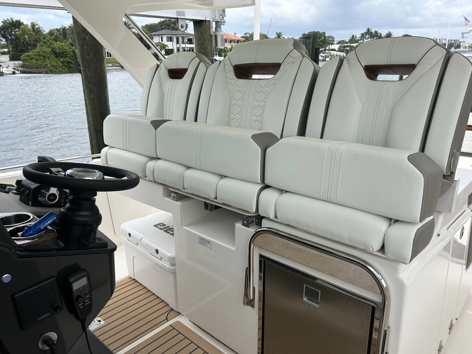 2023 Tiara Yachts 34 LS