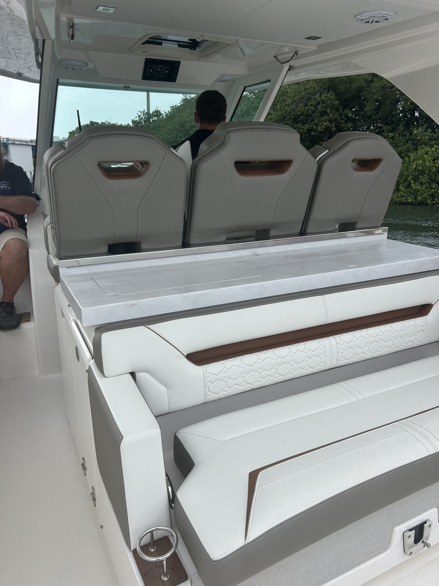 2023 Tiara Yachts 34 LS