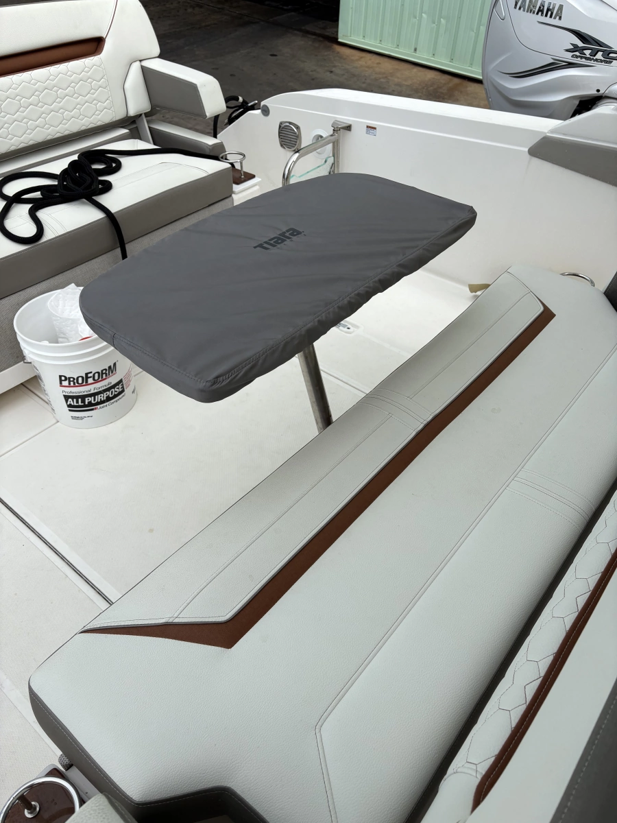 2023 Tiara Yachts 34 LS