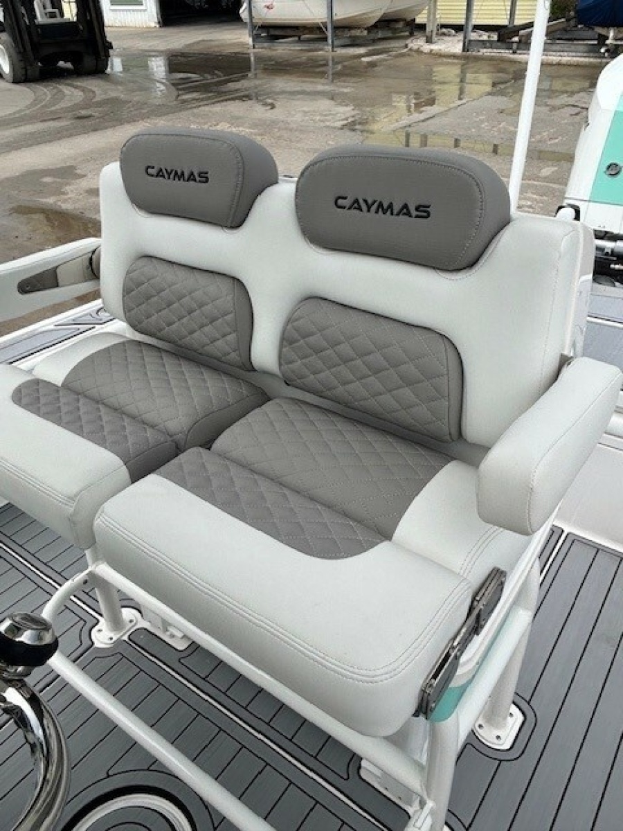 2025 Caymas 28 HB