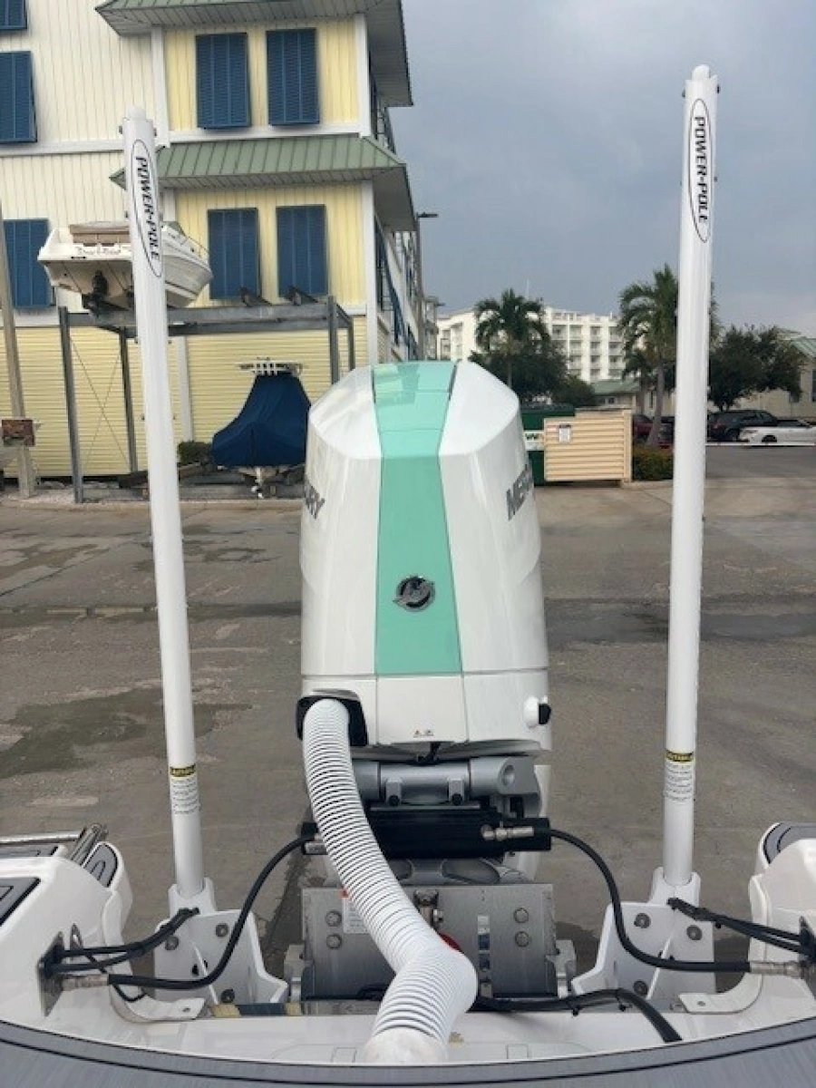 2025 Caymas 28 HB