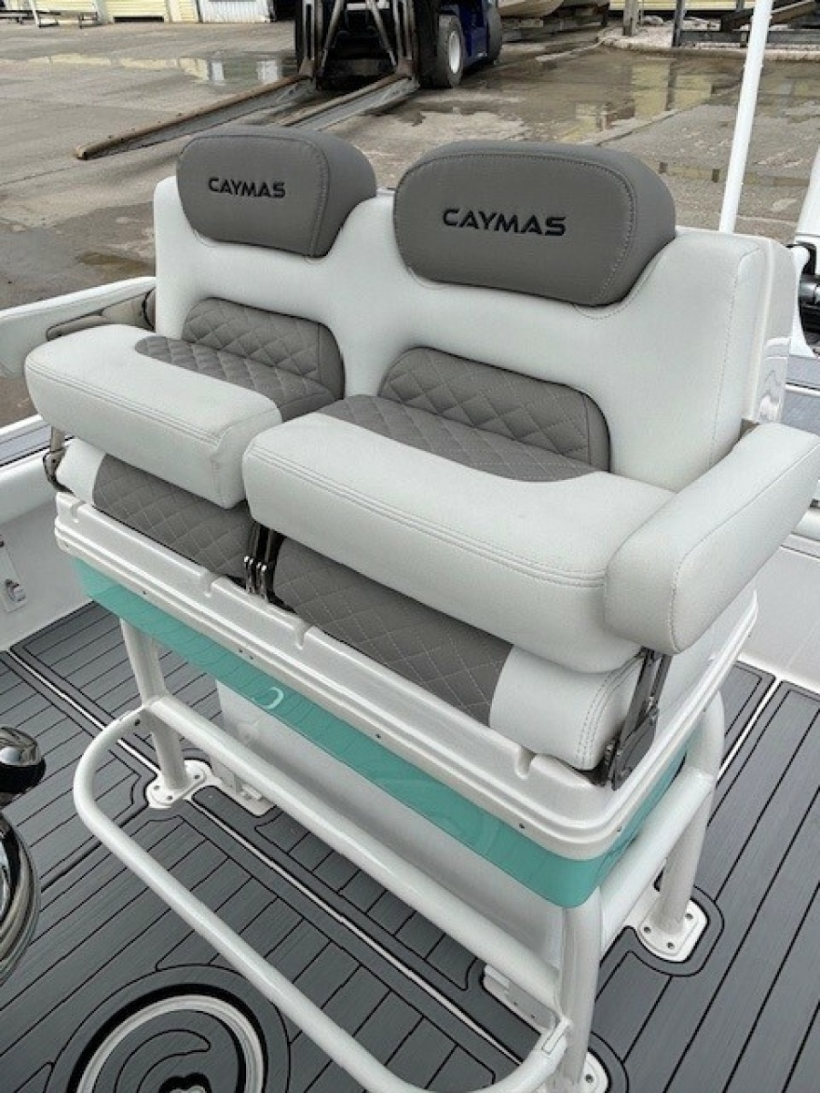 2025 Caymas 28 HB
