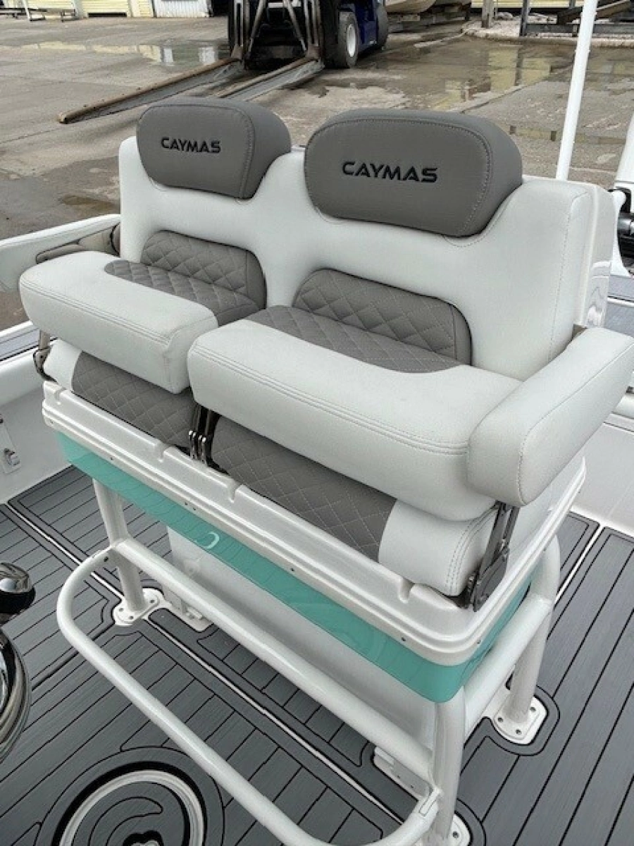 2025 Caymas 28 HB