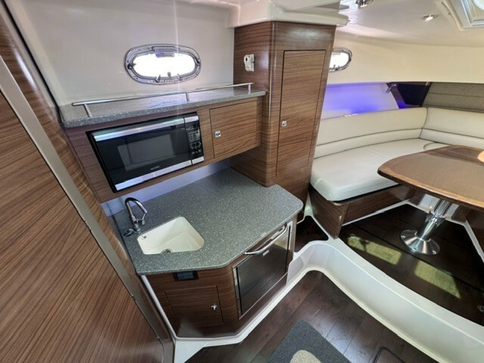 2016 Boston Whaler
