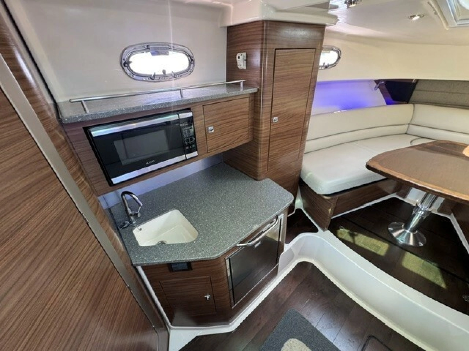 2016 Boston Whaler 