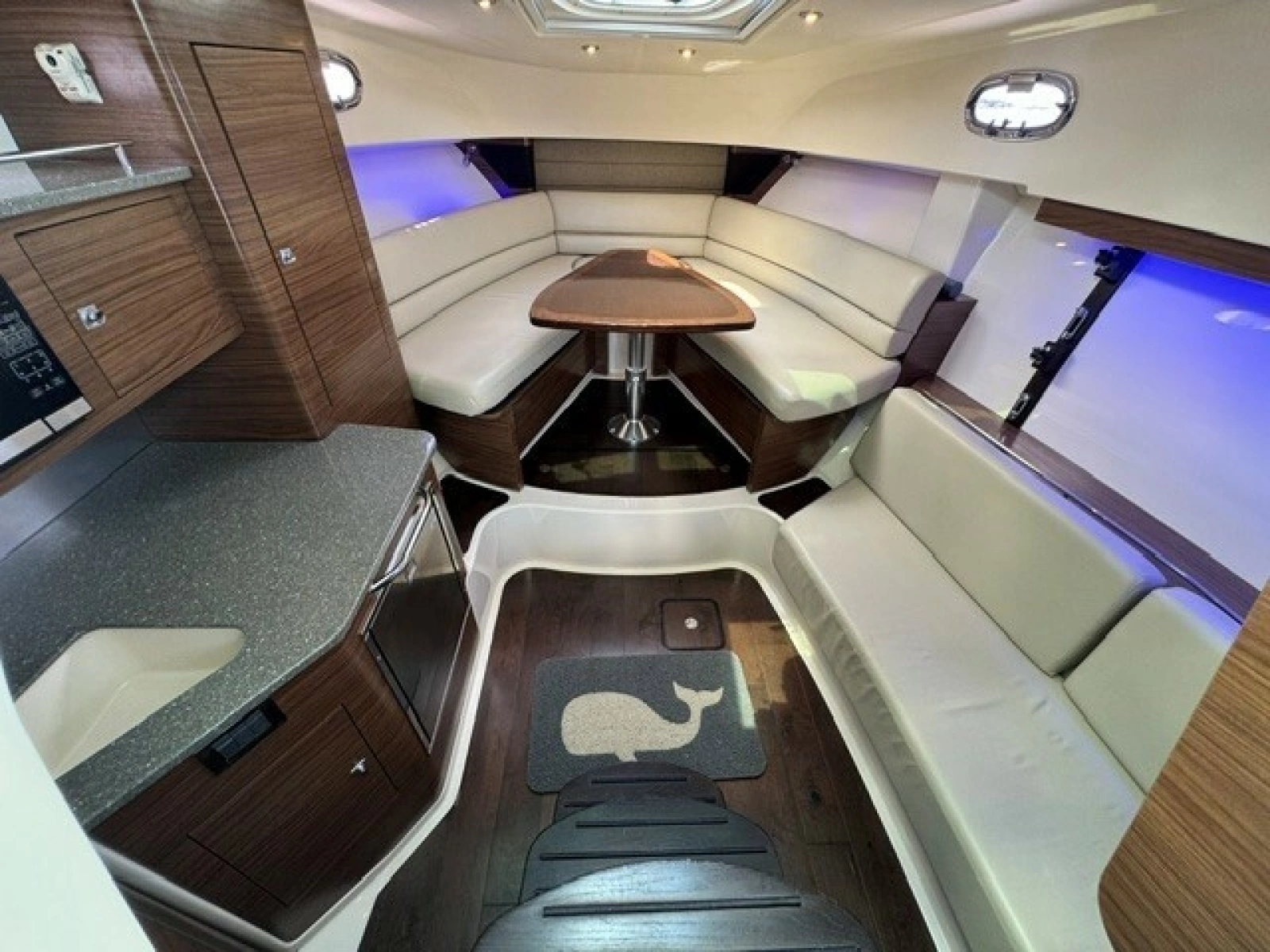 2016 Boston Whaler 