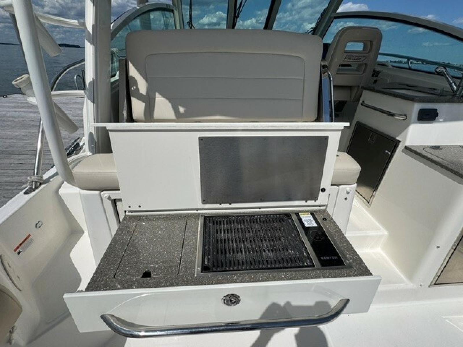 2016 Boston Whaler
