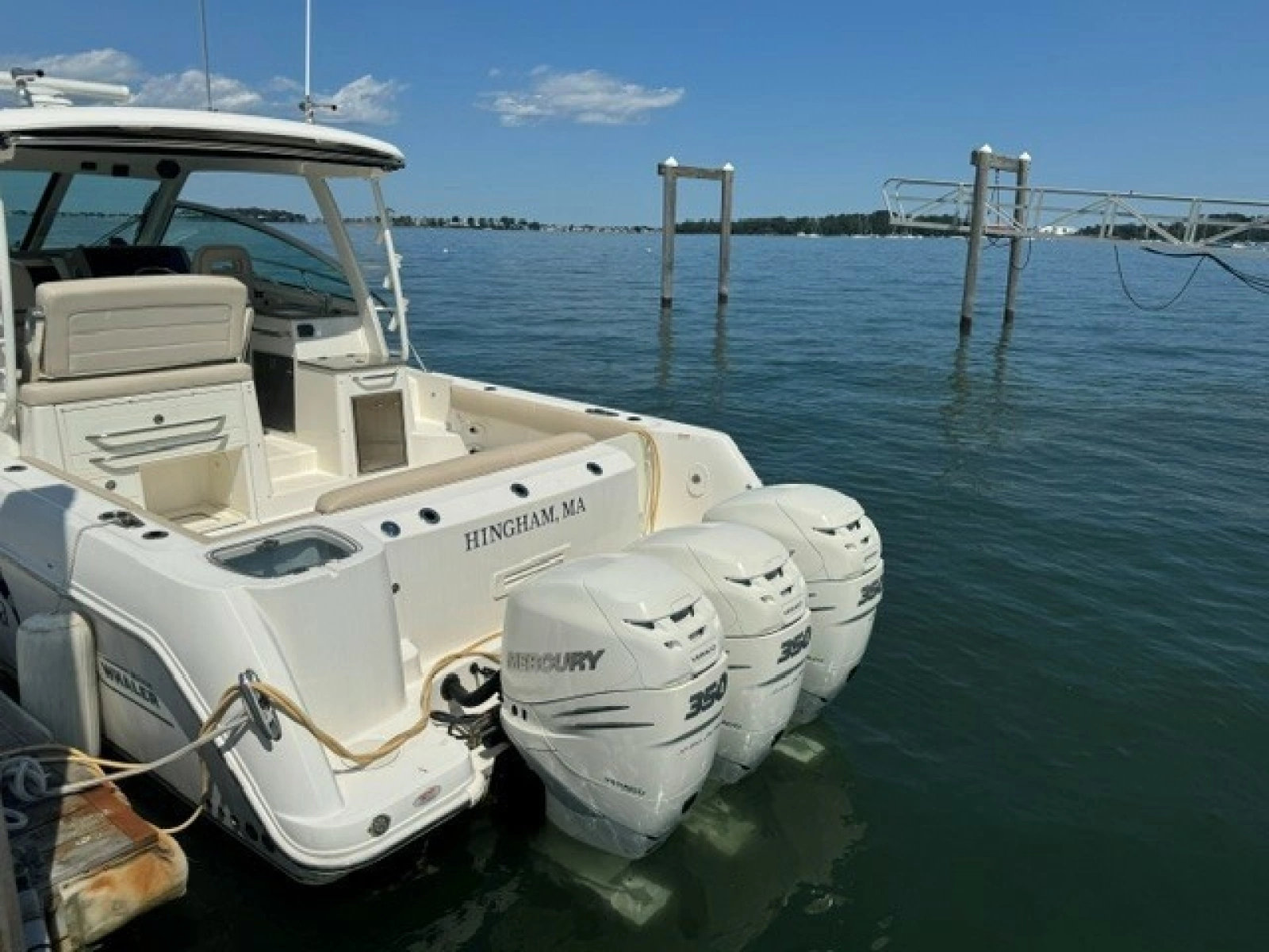 2016 Boston Whaler 