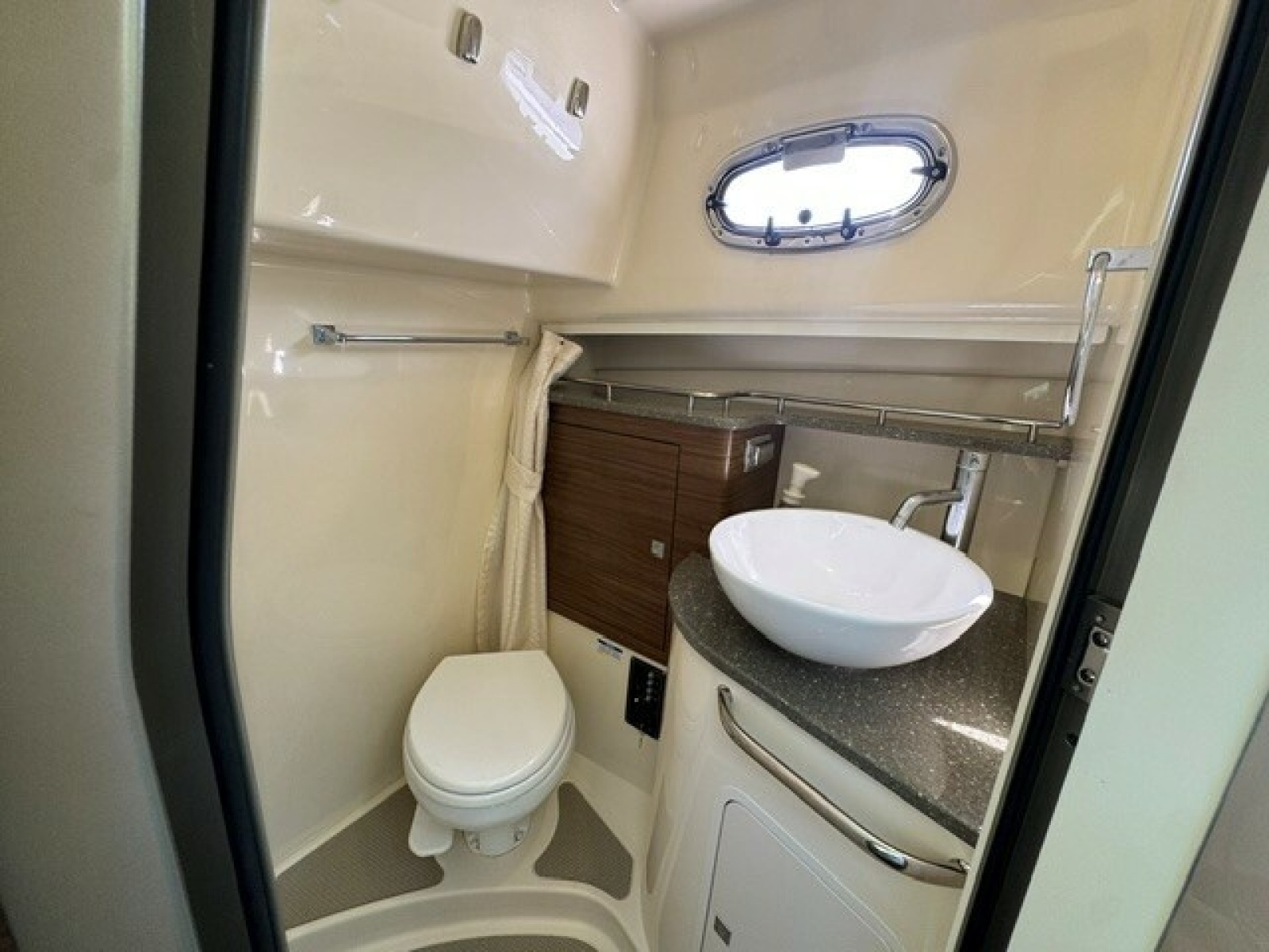 2016 Boston Whaler