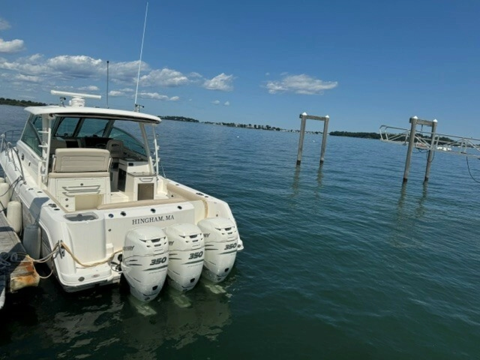 2016 Boston Whaler 