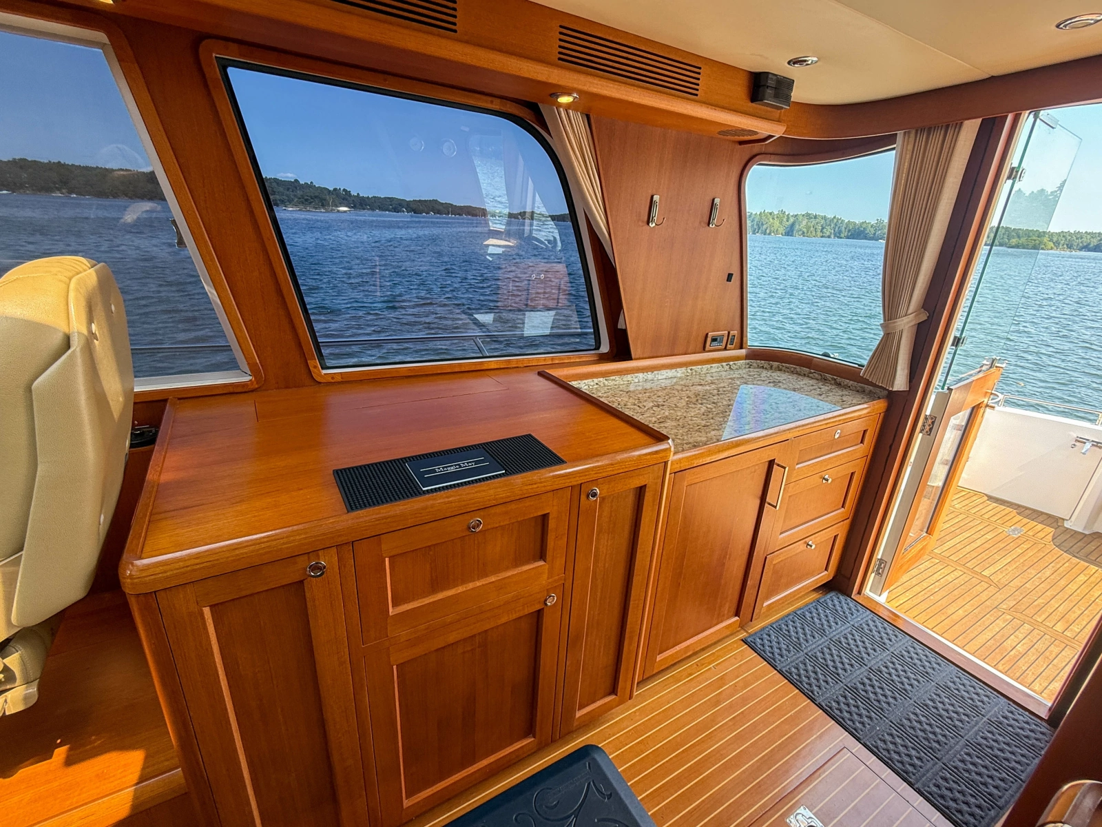 2008 Grand Banks 