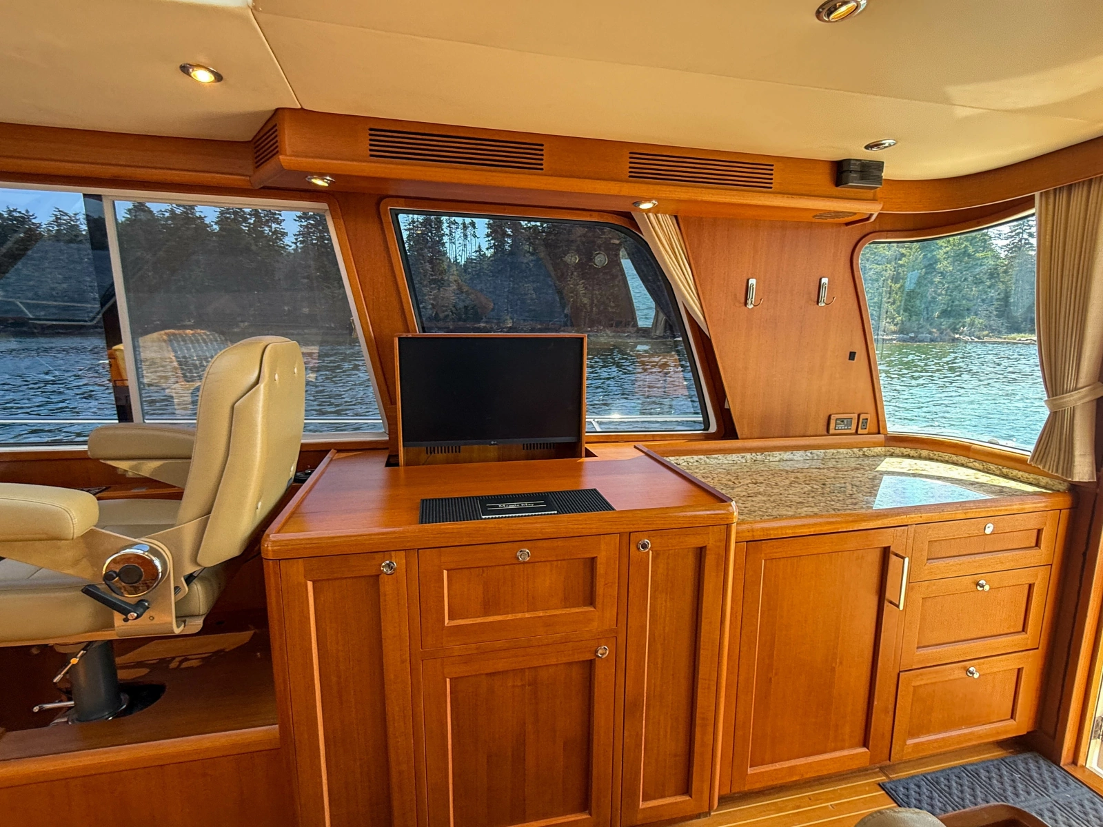2008 Grand Banks 