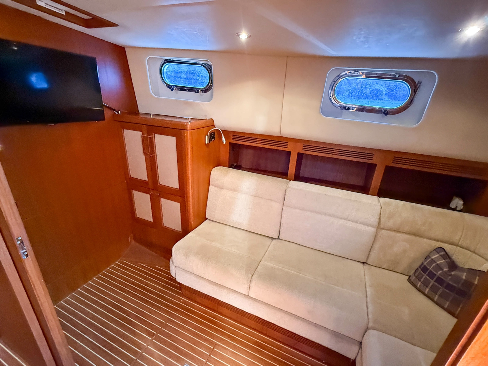 2008 Grand Banks 