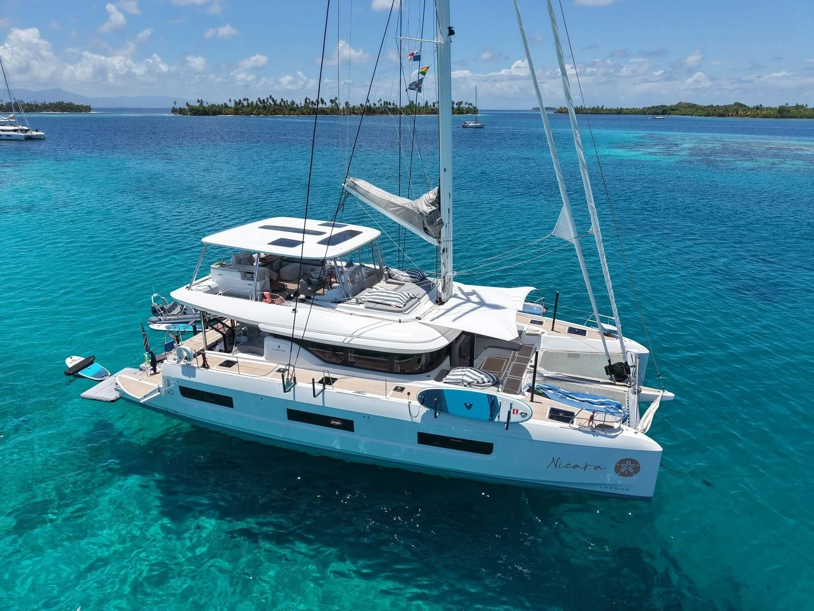 2025 Lagoon 60