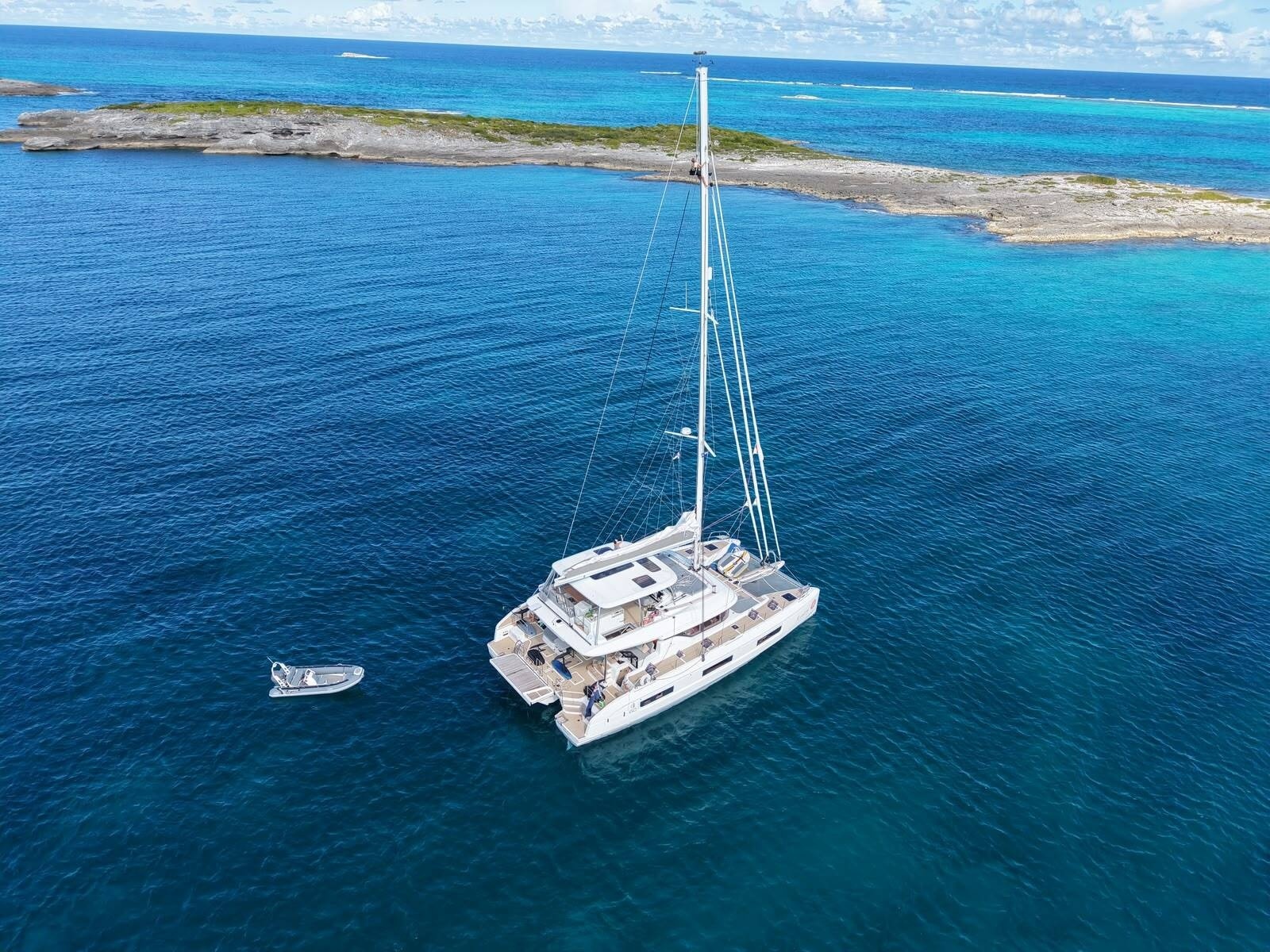 2025 Lagoon 60