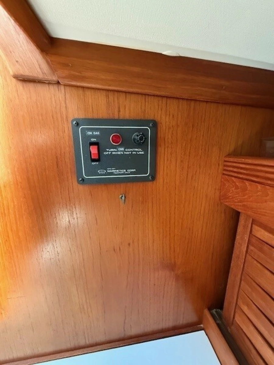 1988 Sabre 42 CN Sloop