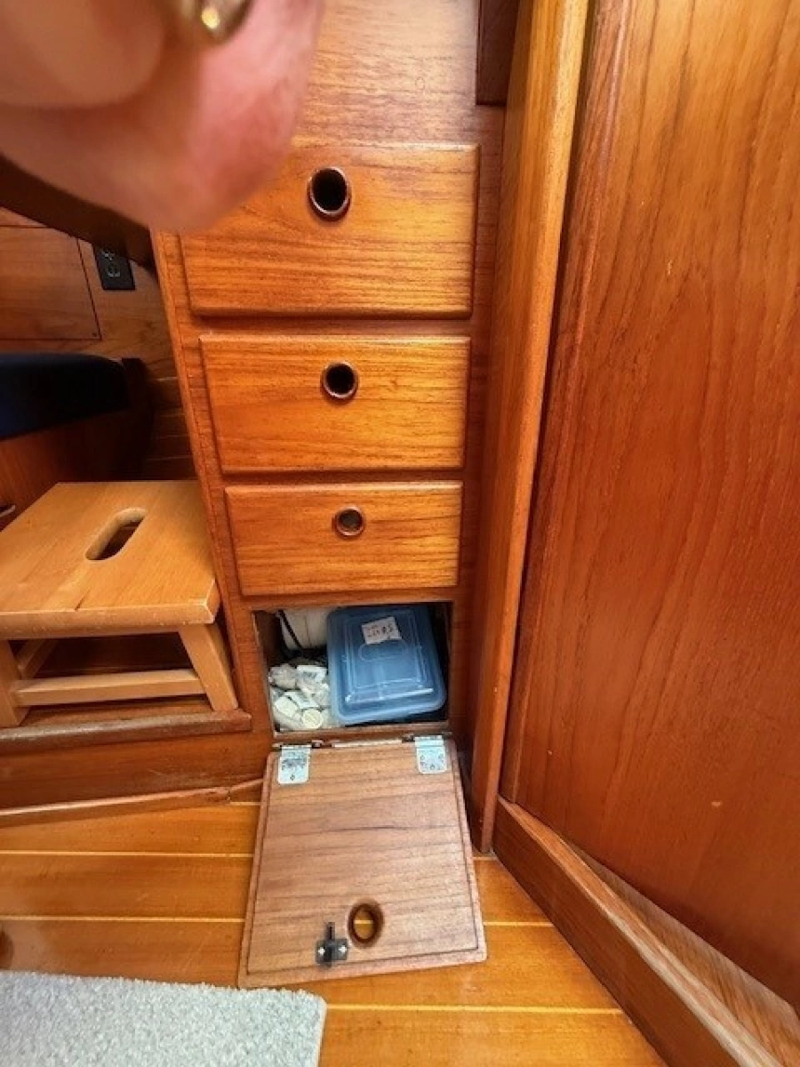 1988 Sabre 42 CN Sloop