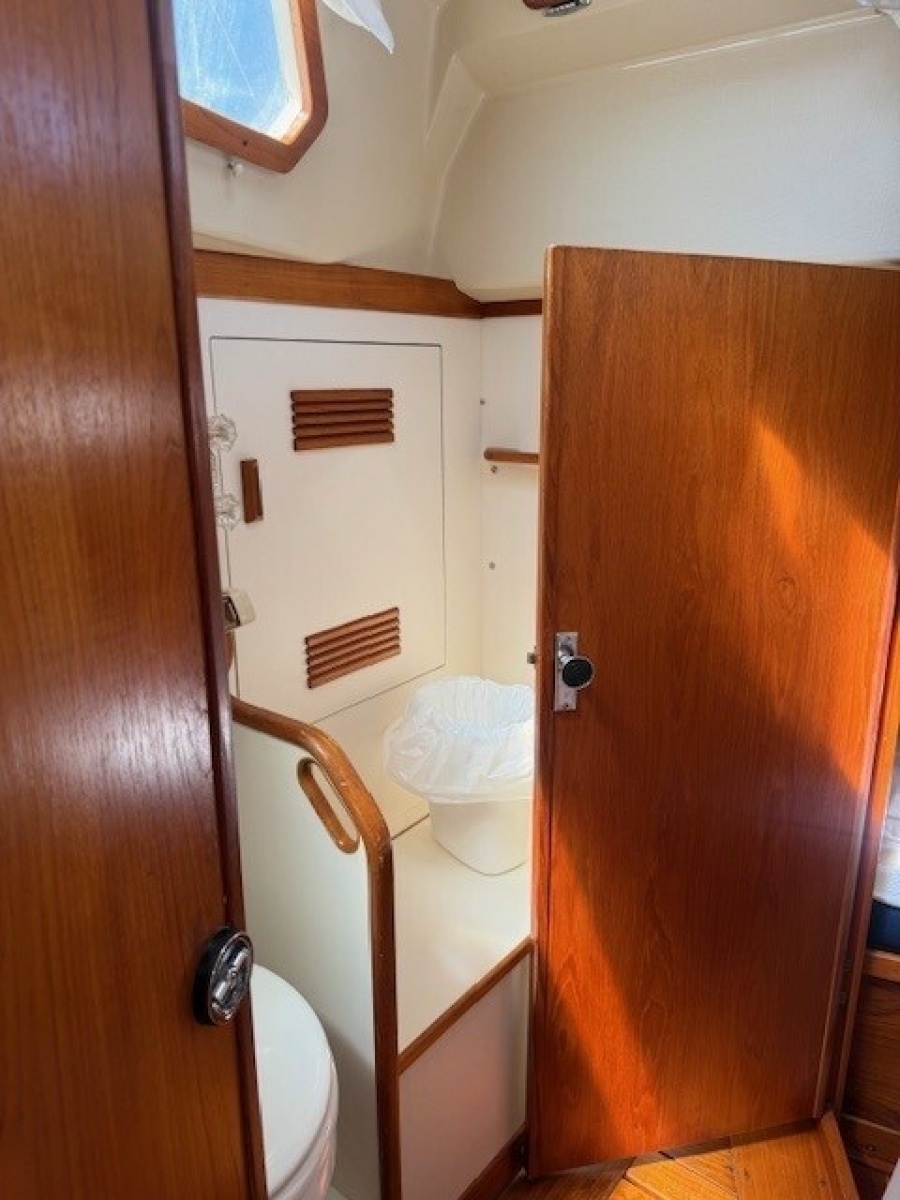 1988 Sabre 42 CN Sloop
