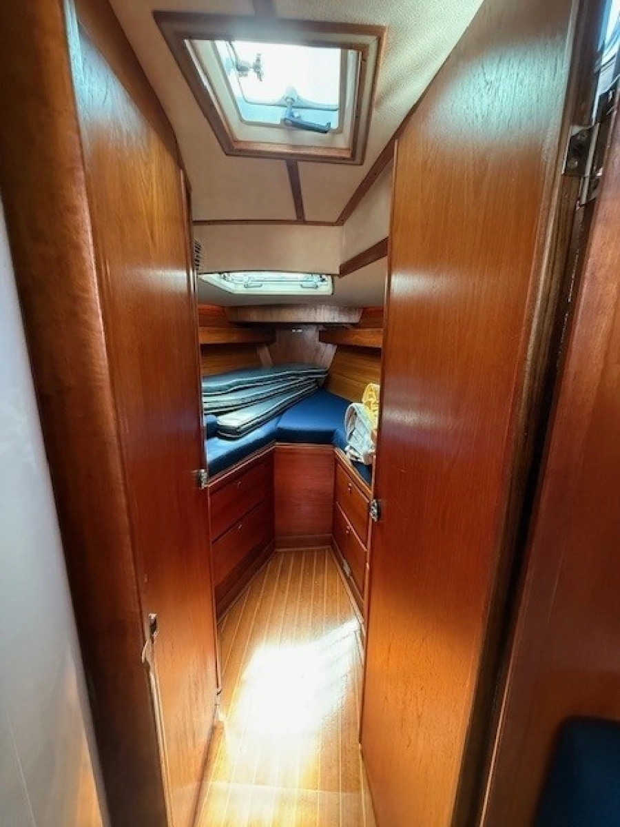 1988 Sabre 42 CN Sloop