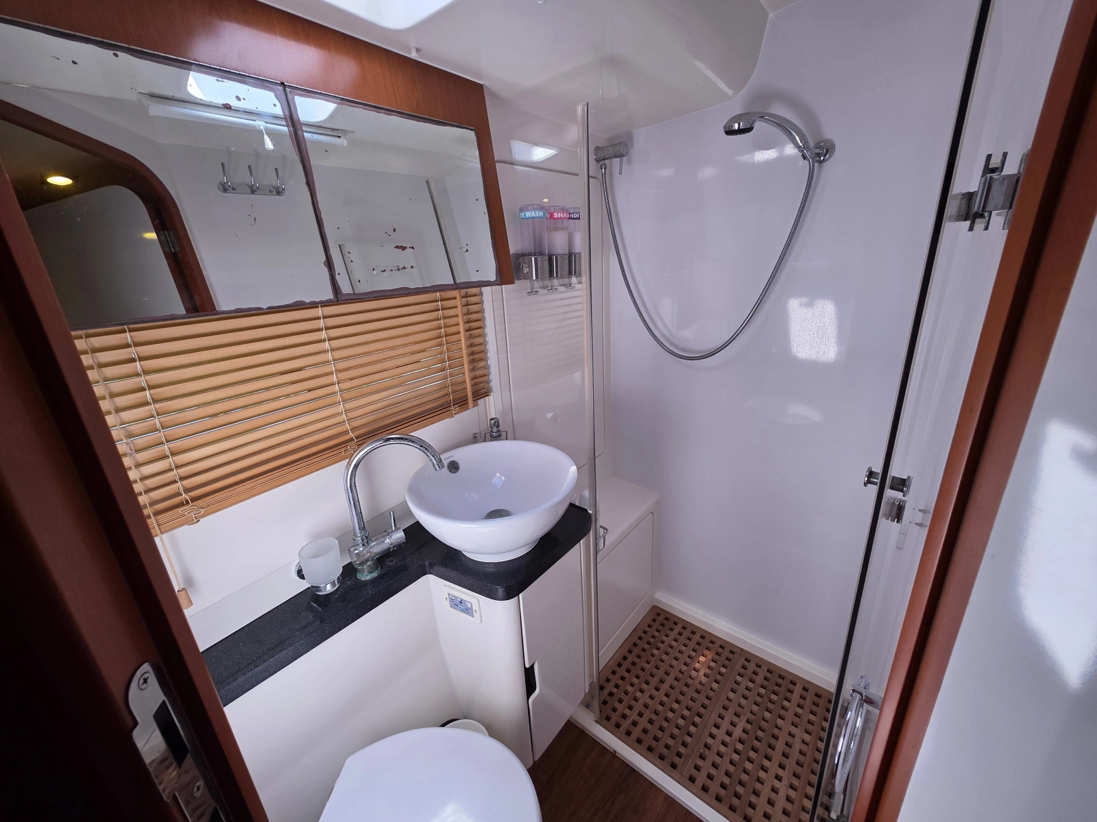 2016 Aquila 48