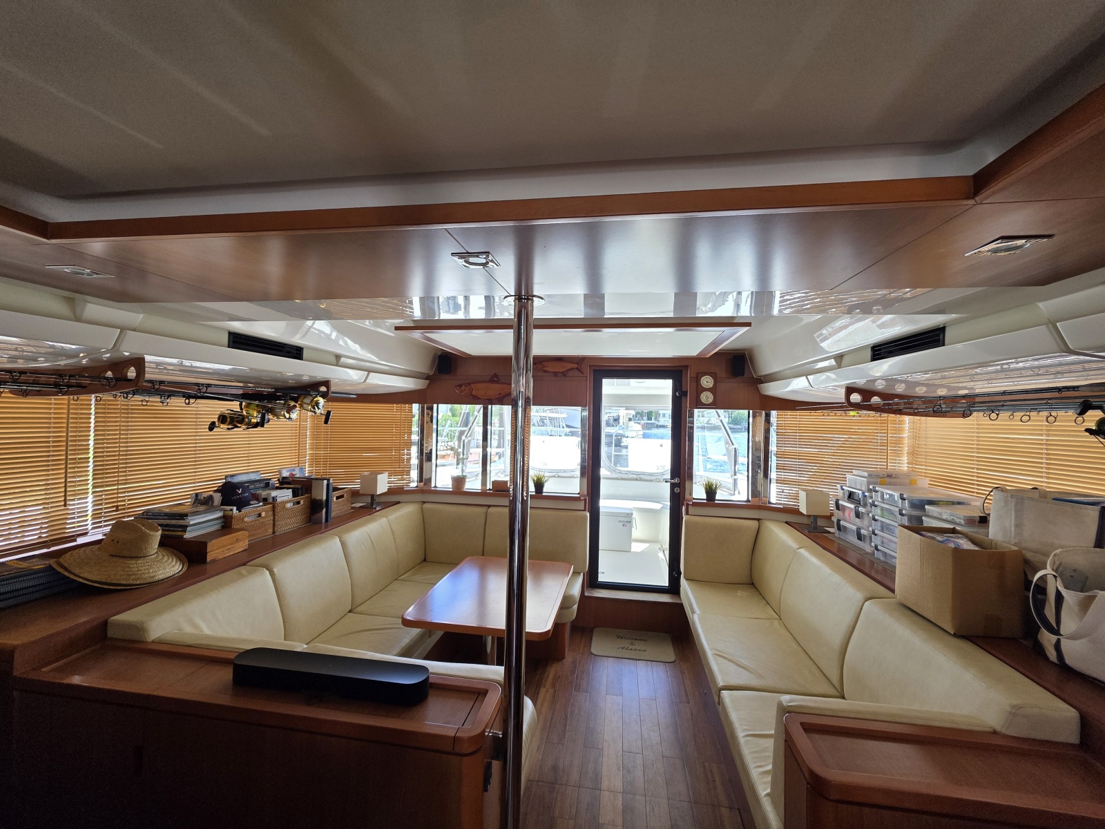 2016 Aquila 48