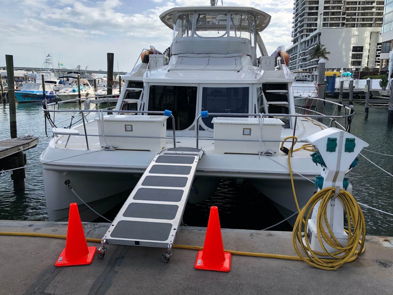 2016 Aquila 48