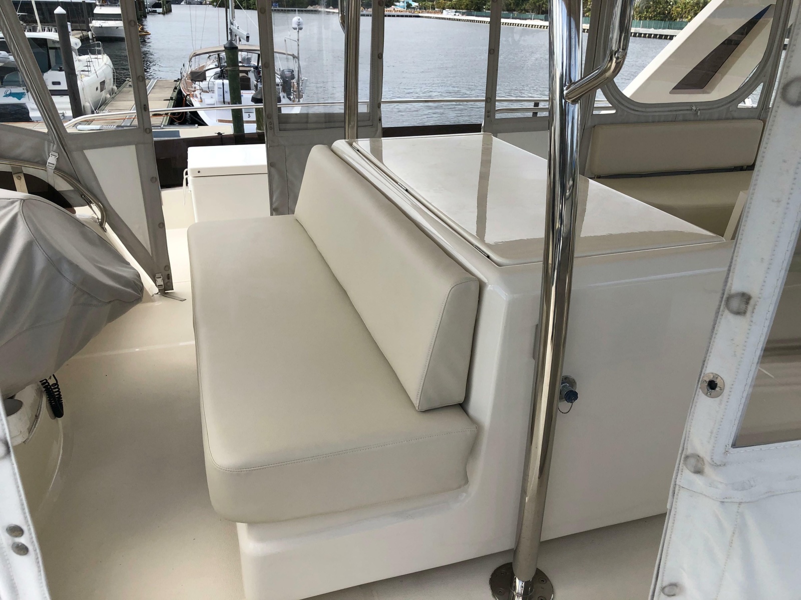 2016 Aquila 48
