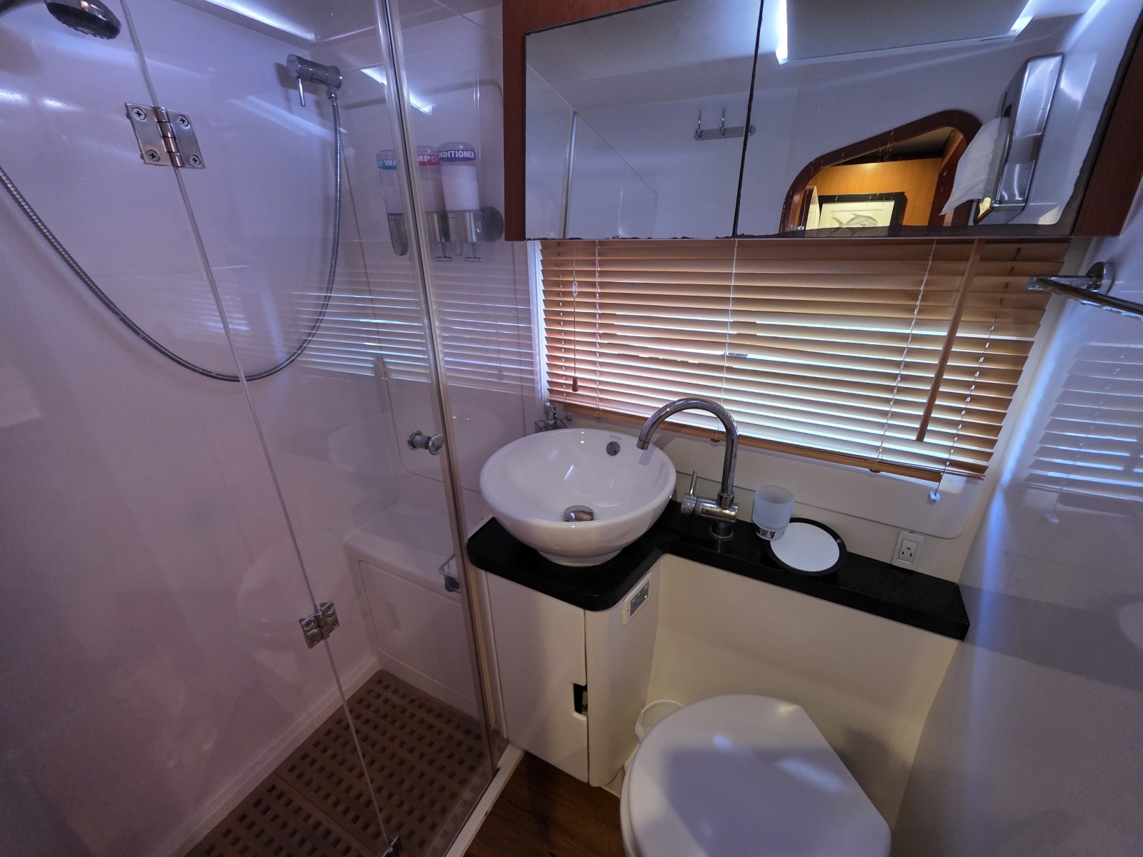 2016 Aquila 48
