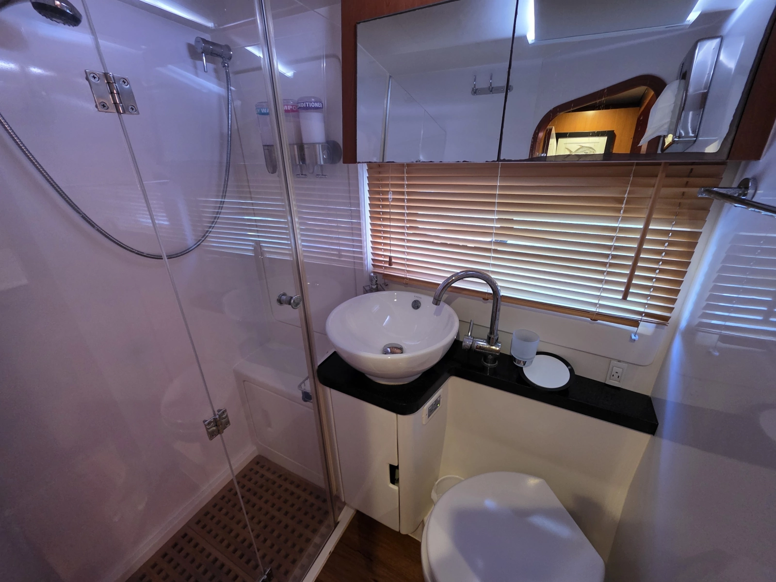 2016 Aquila 48