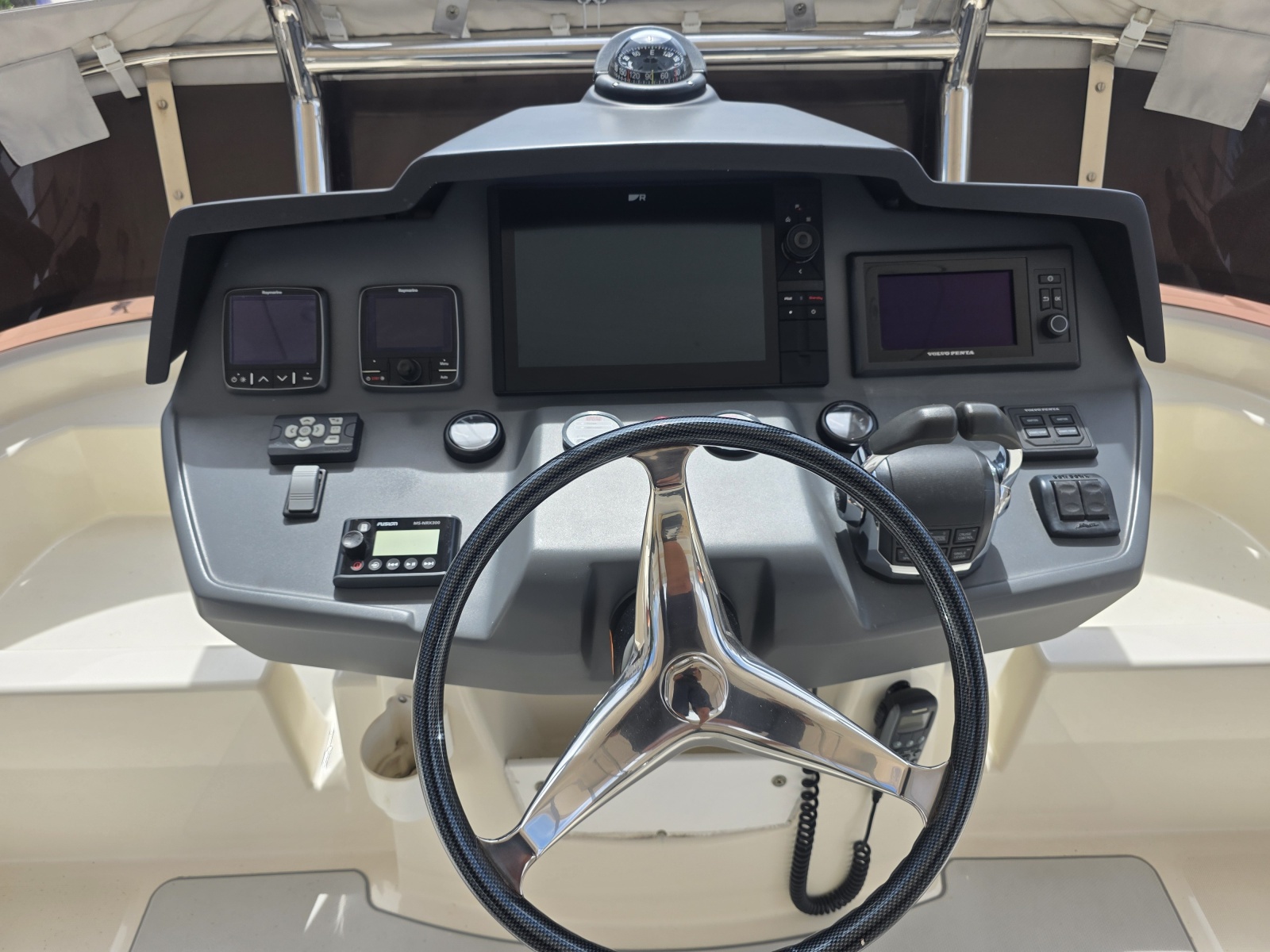 2016 Aquila 48