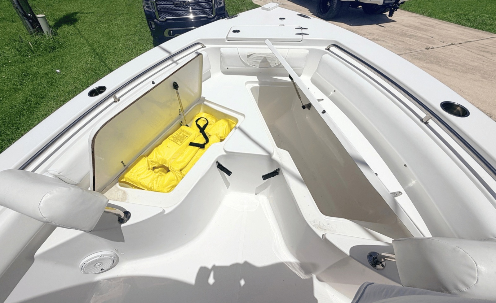 2017 Sea Hunt Ultra 229