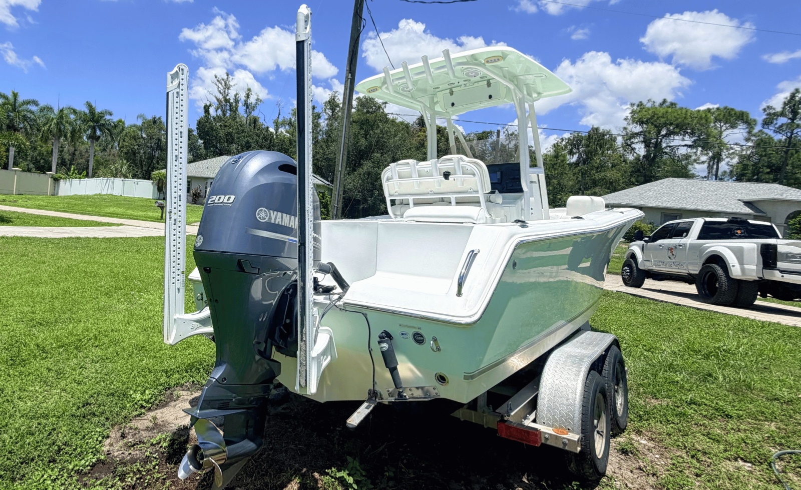 2017 Sea Hunt Ultra 229