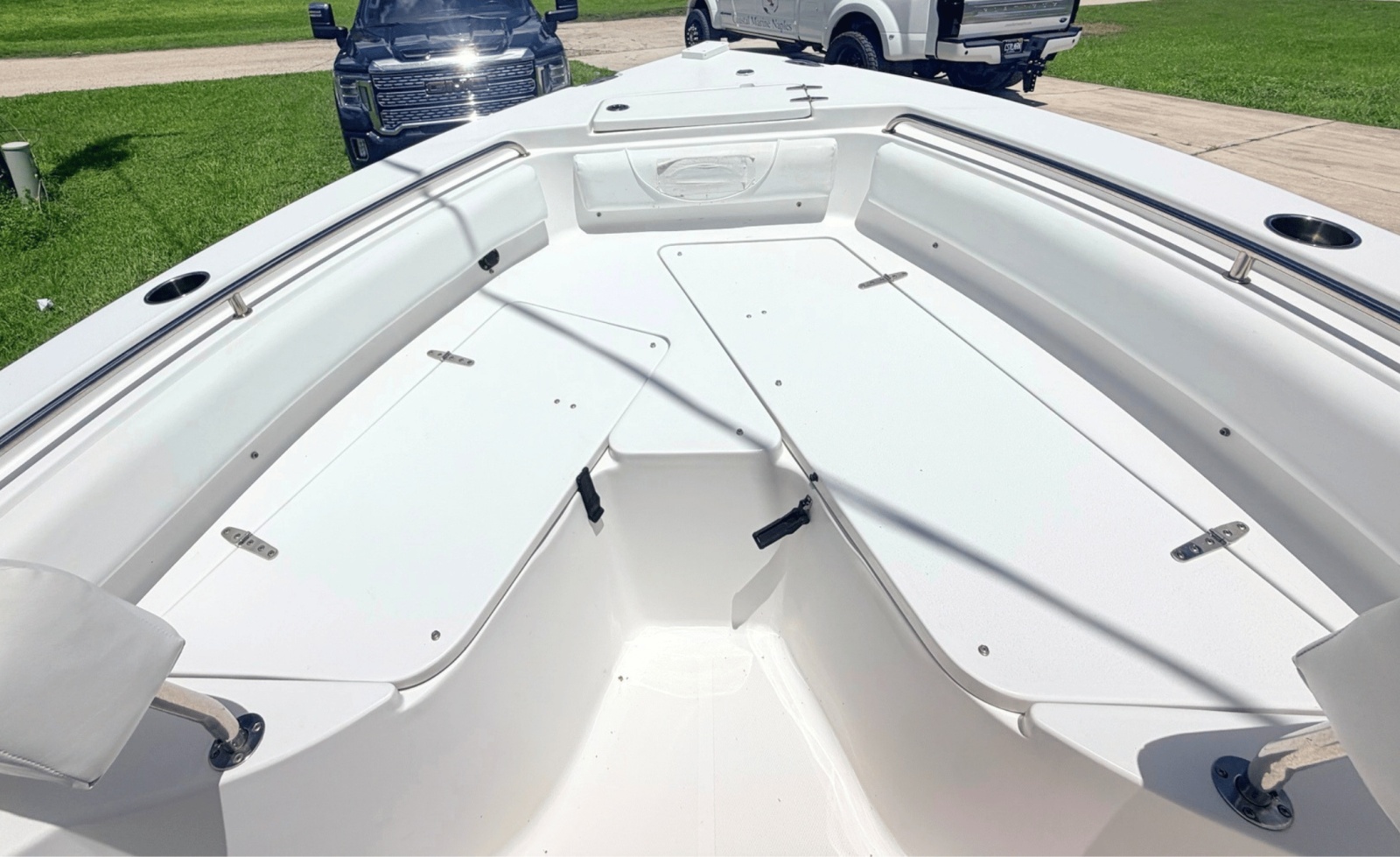 2017 Sea Hunt Ultra 229