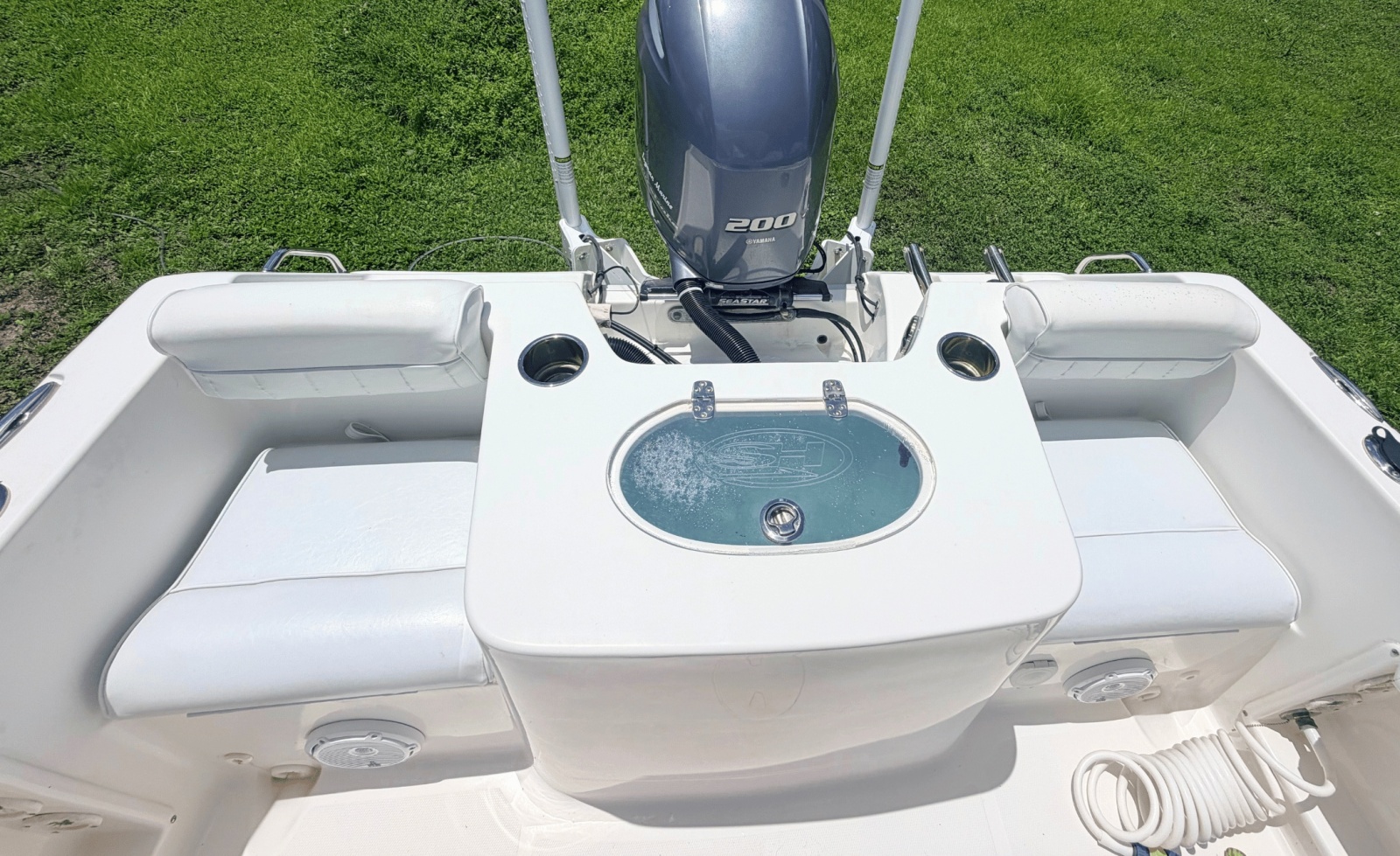 2017 Sea Hunt Ultra 229