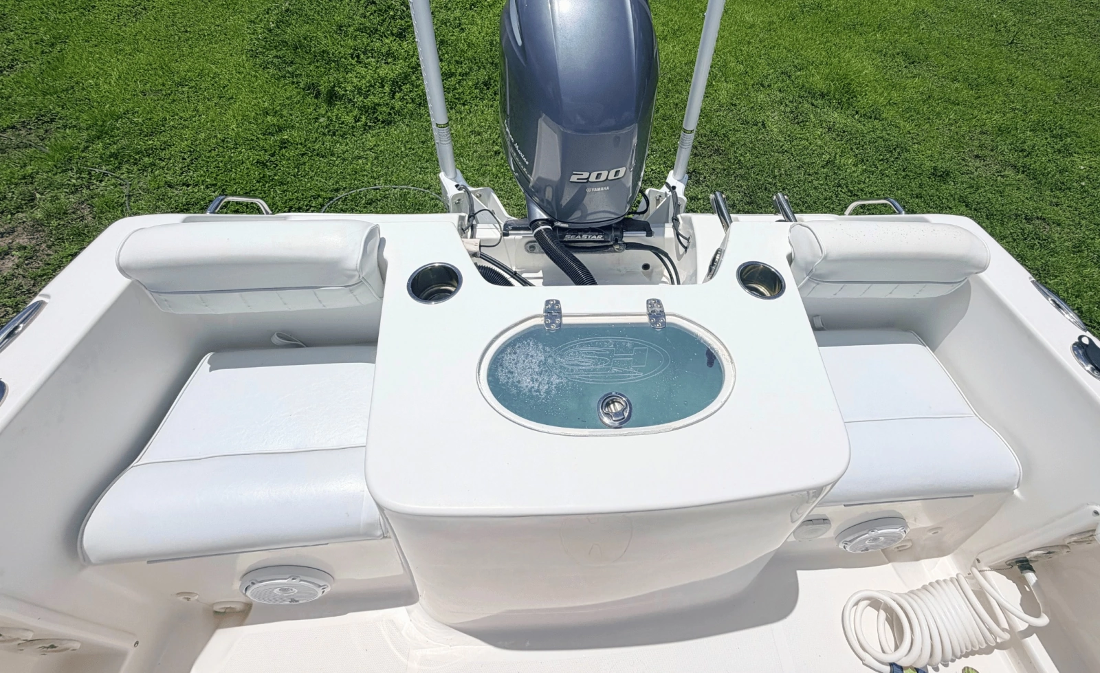 2017 Sea Hunt Ultra 229