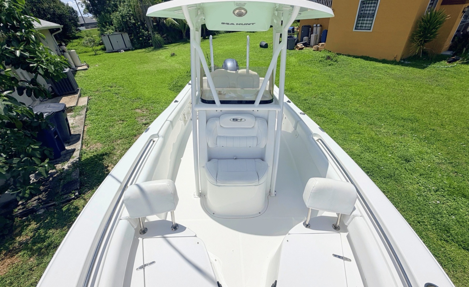 2017 Sea Hunt Ultra 229