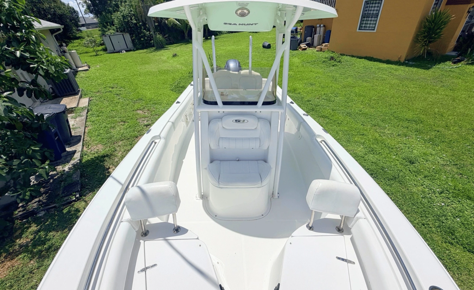2017 Sea Hunt Ultra 229
