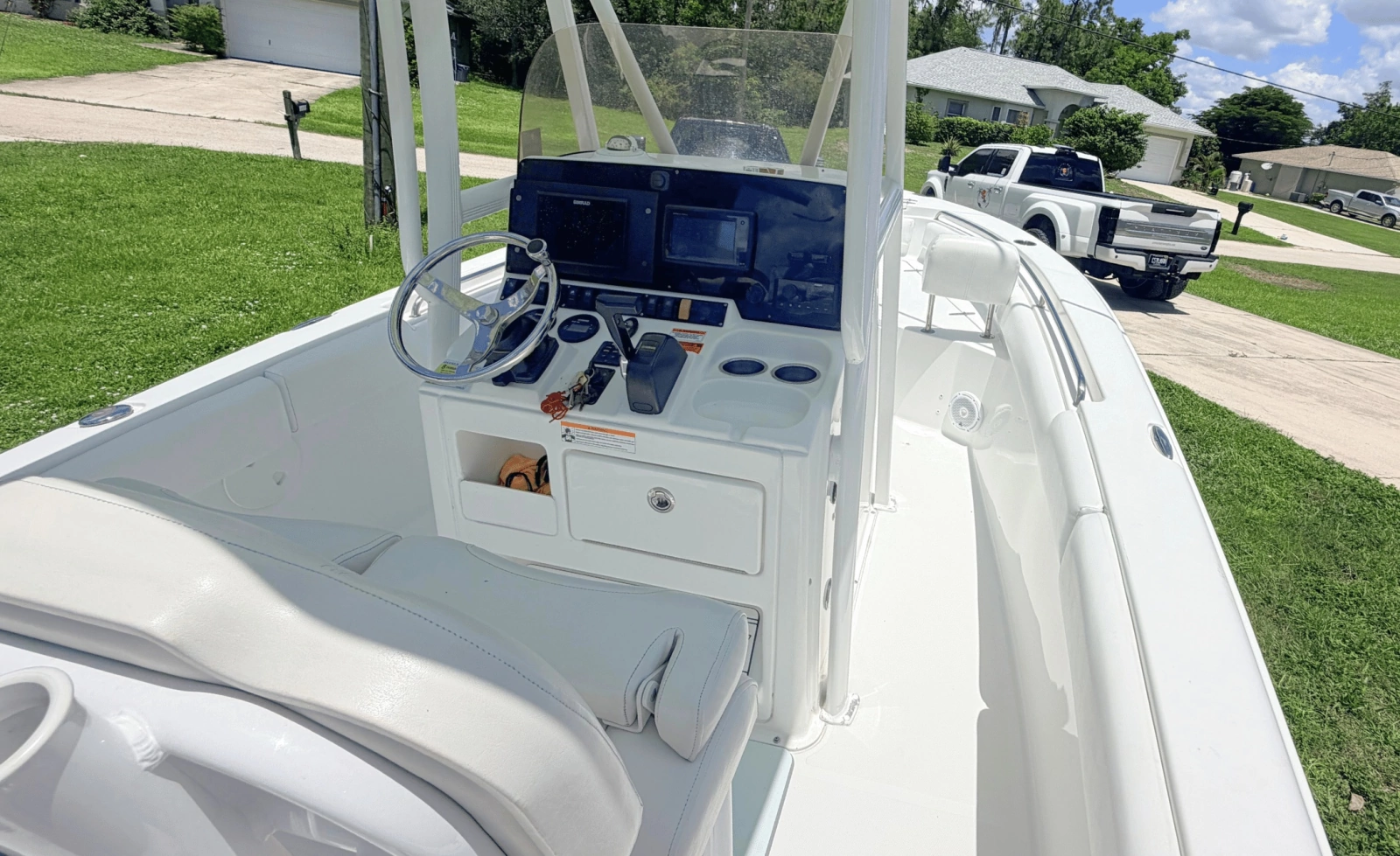 2017 Sea Hunt Ultra 229