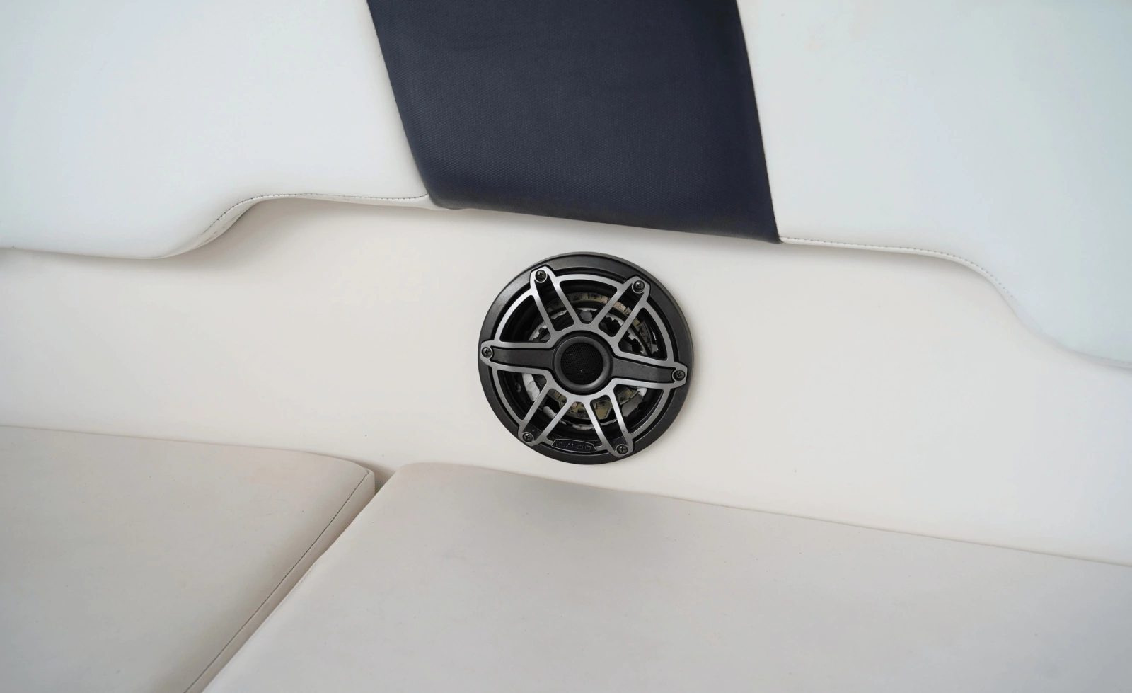 2020 Robalo 302