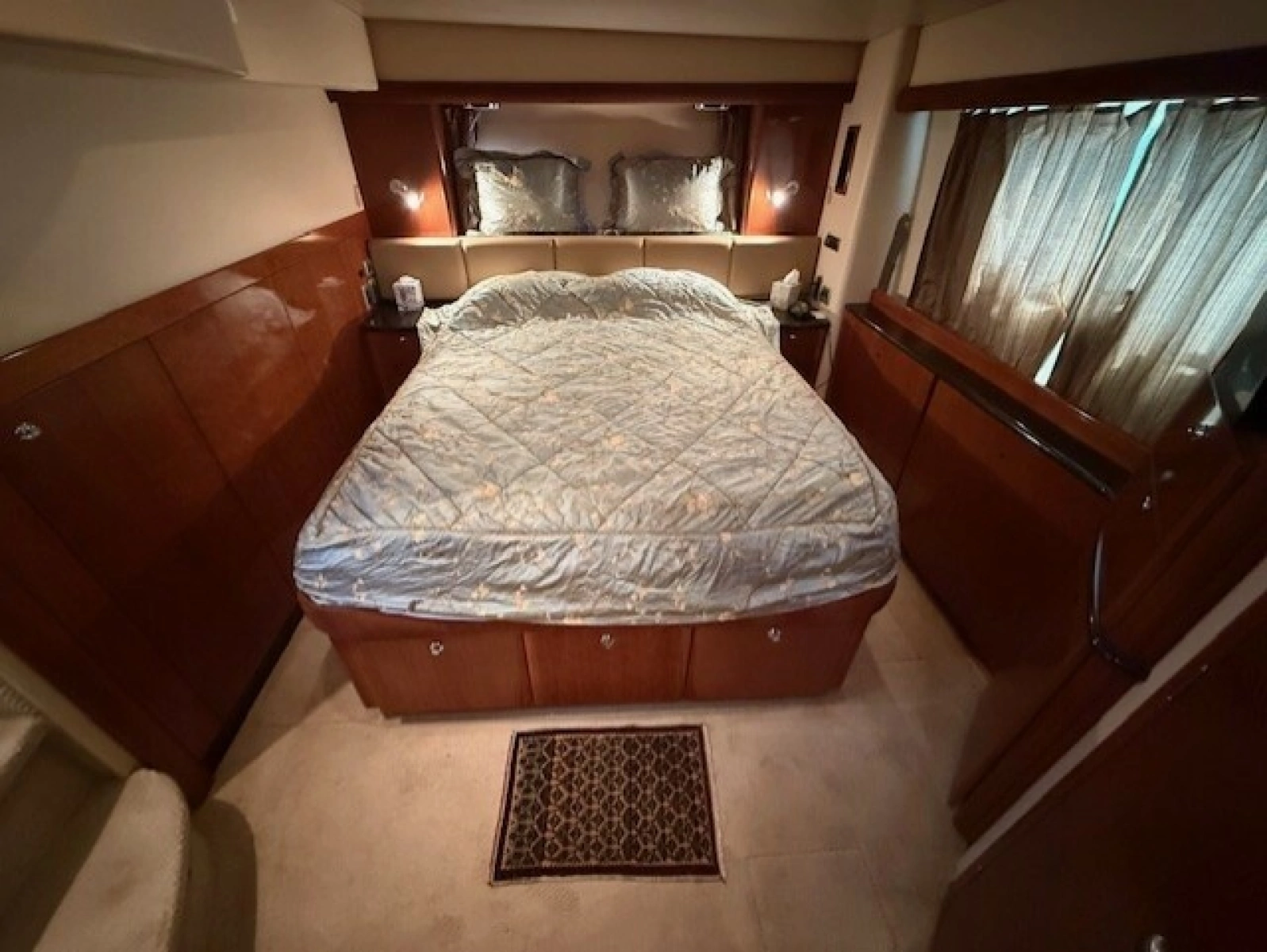 2007 Meridian 408 Aft Cabin