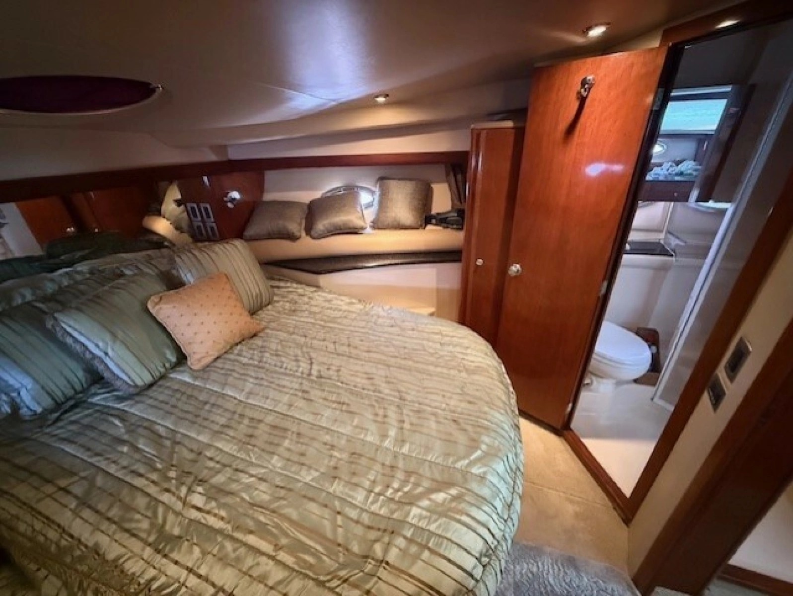 2007 Meridian 408 Aft Cabin