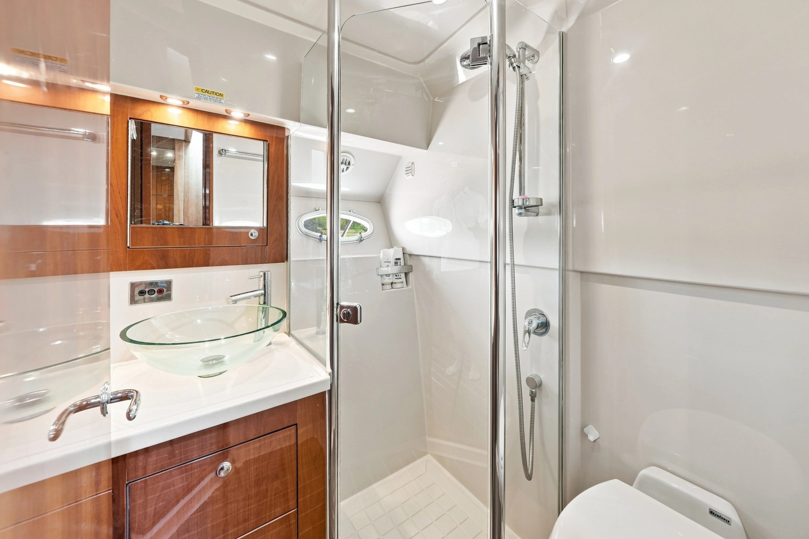 2009 Riviera 4700 Sport Yacht