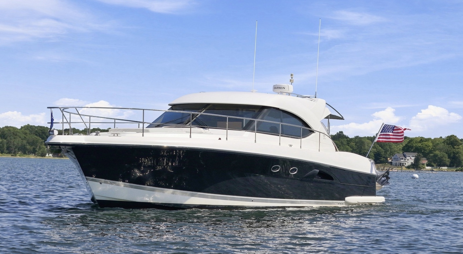 2009 Riviera 4700 Sport Yacht